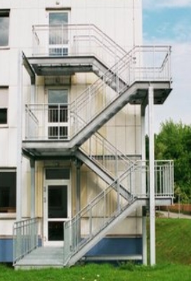 Treppe: BAVEG Außen-Wangentreppe