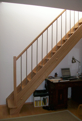 Treppe: BAVEG-Holzwangentreppe