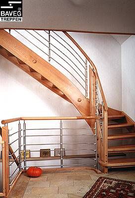 Treppe: BAVEG Holzwangentreppe eingestemmt